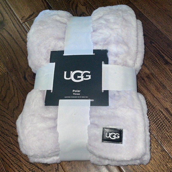 UGG Bedding Nwt Ugg Polar Throw Lilac Frost 5x70 In Poshmark